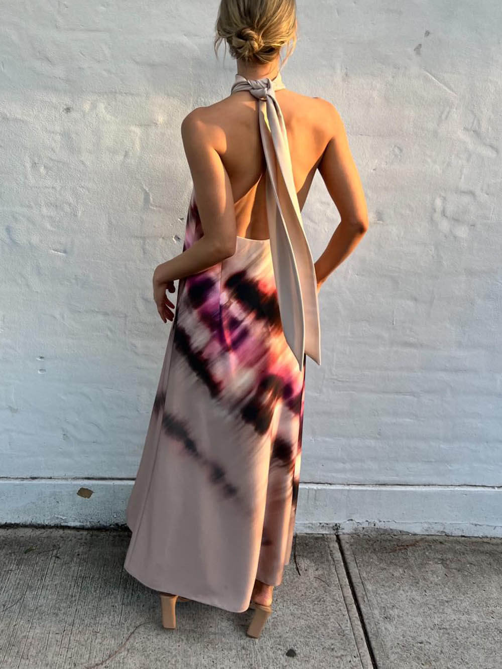 Unieke tie-dye bedrukte halternek maxi-jurk met veters en rug