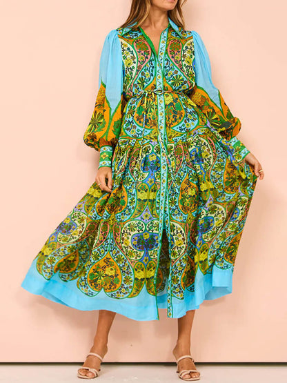 Vest met etnische print, vetersluiting en revers, jurk met lange mouwen