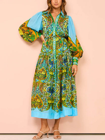 Vest met etnische print, vetersluiting en revers, jurk met lange mouwen