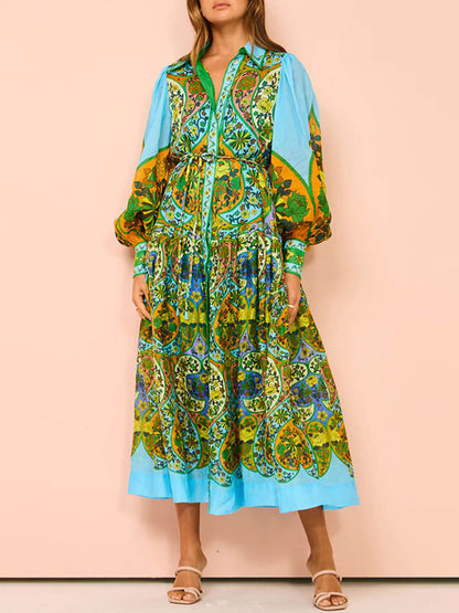Vest met etnische print, vetersluiting en revers, jurk met lange mouwen