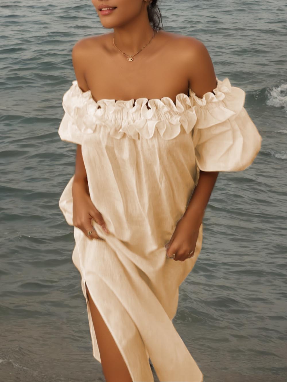 Off-shoulder midi-jurk met ruches, pofmouwen en zakken