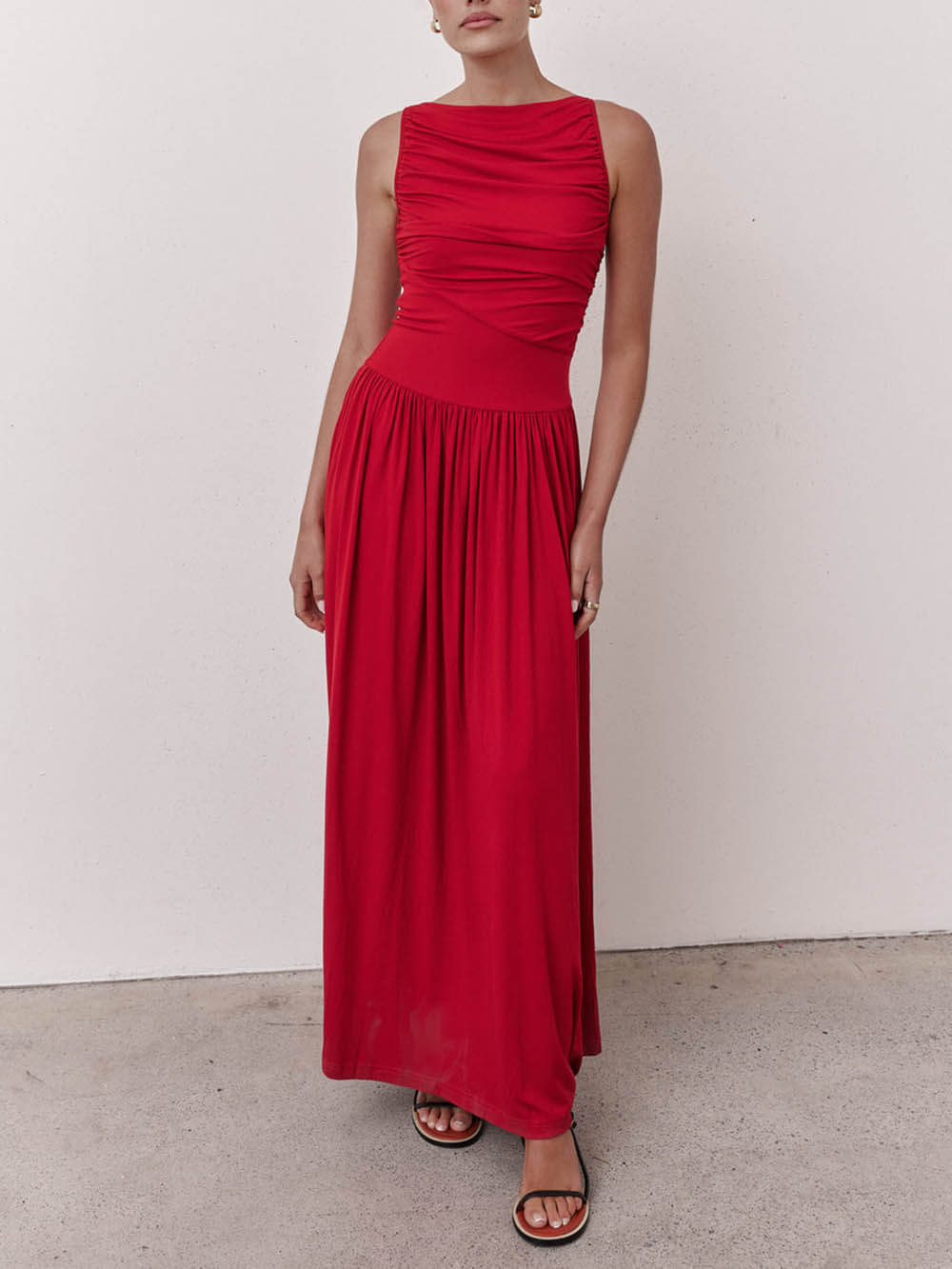 Elegante geplooide mouwloze maxi-jurk