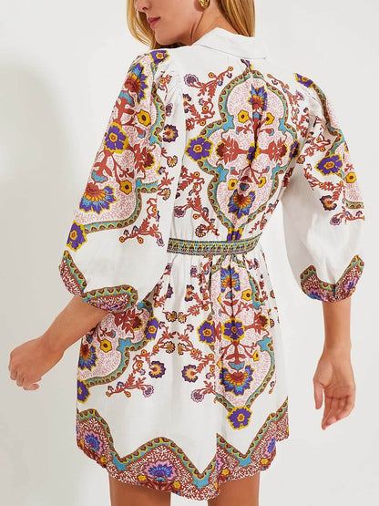 Unieke mini-jurk met pofmouwen en pofmouwen