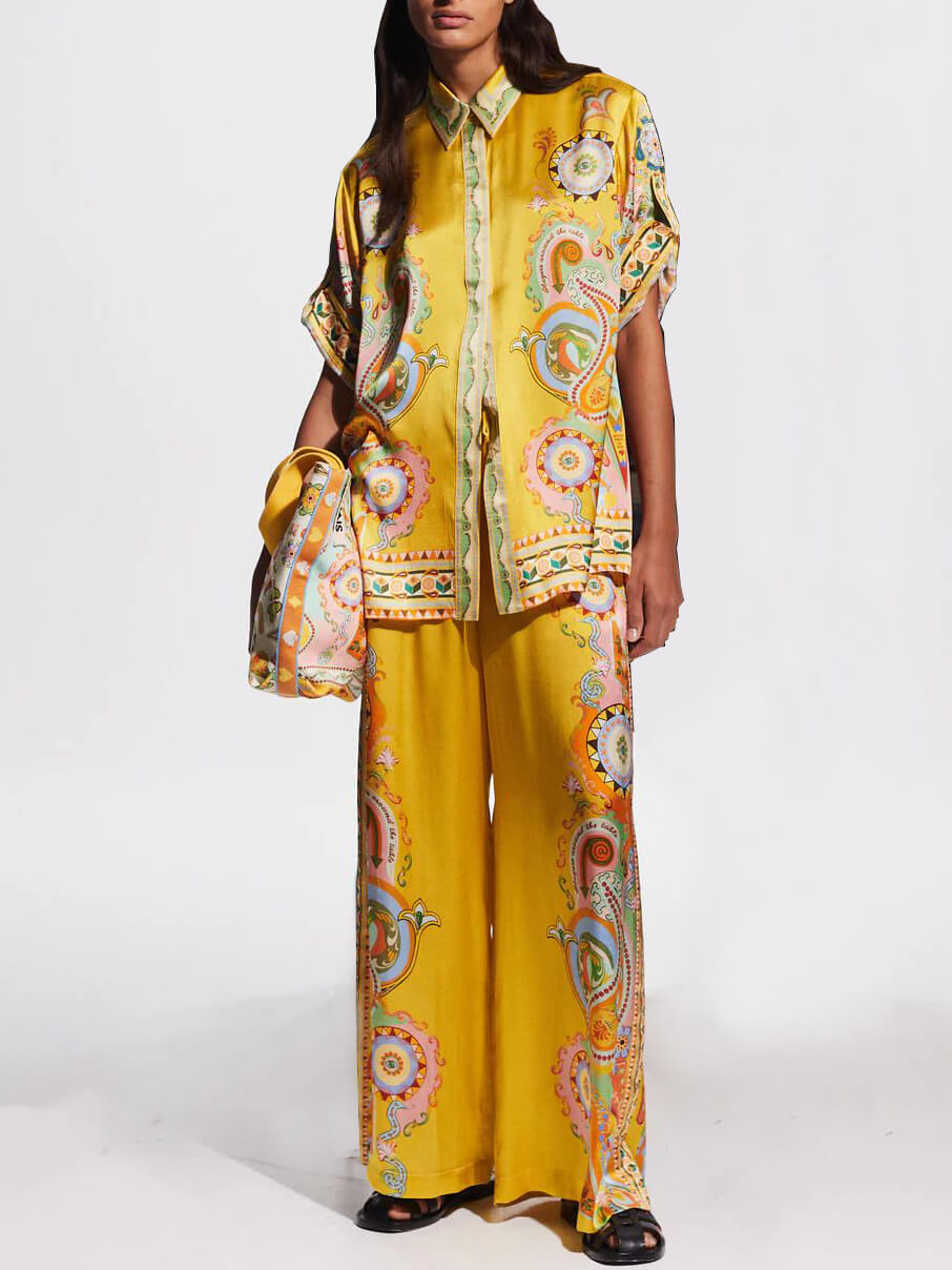 Verfijnd satijnen oversized overhemd met unieke cashewbloemenprint en knopen