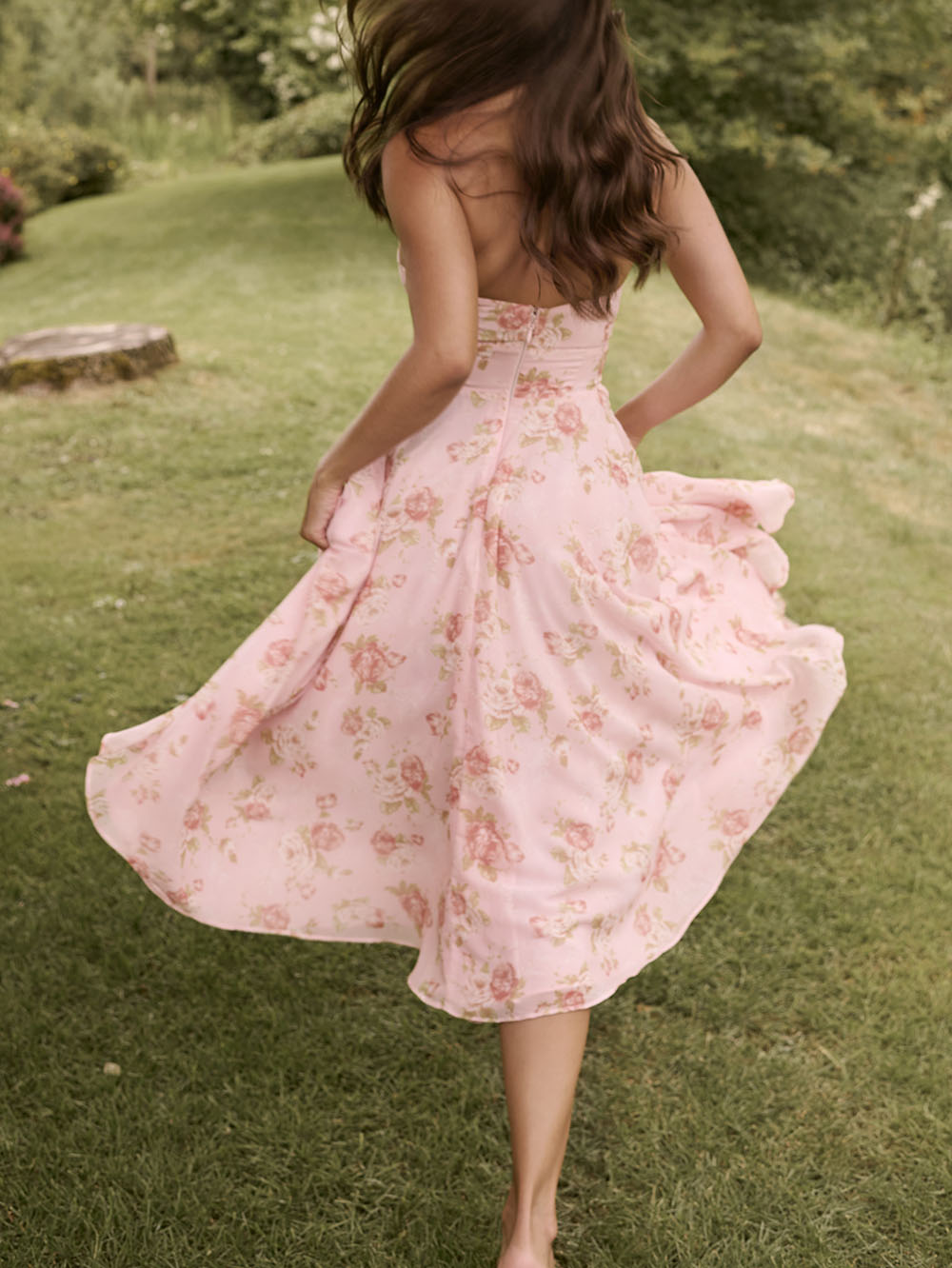Prachtige retro midi-jurk met V-hals en rozenprint