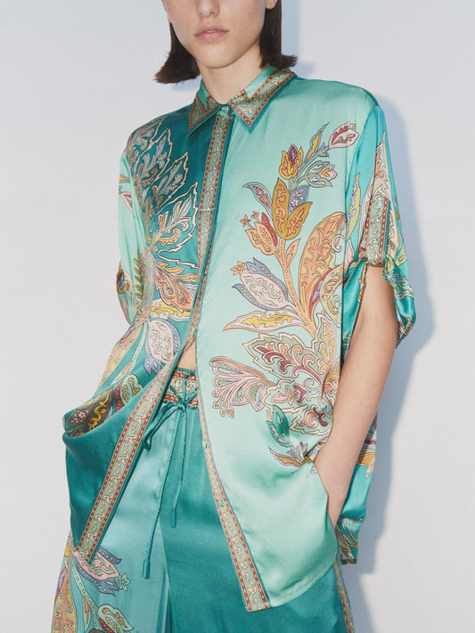 Unieke, prachtige losse top met satijnen plantenbloemenprint