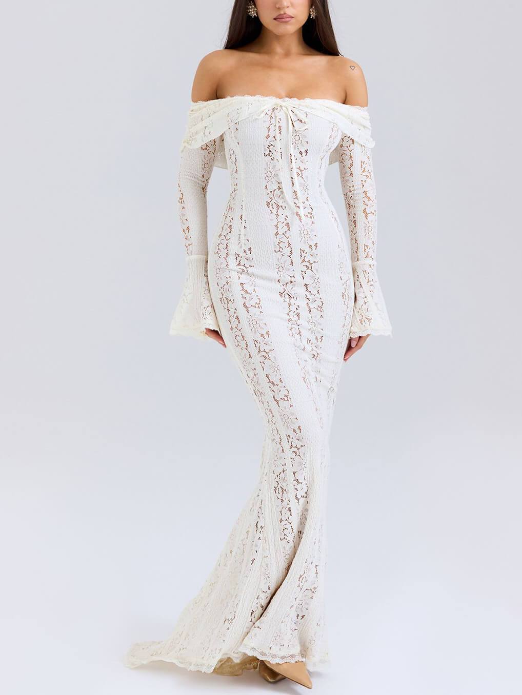 Elegante visstaart maxi-jurk met één schouder en kant