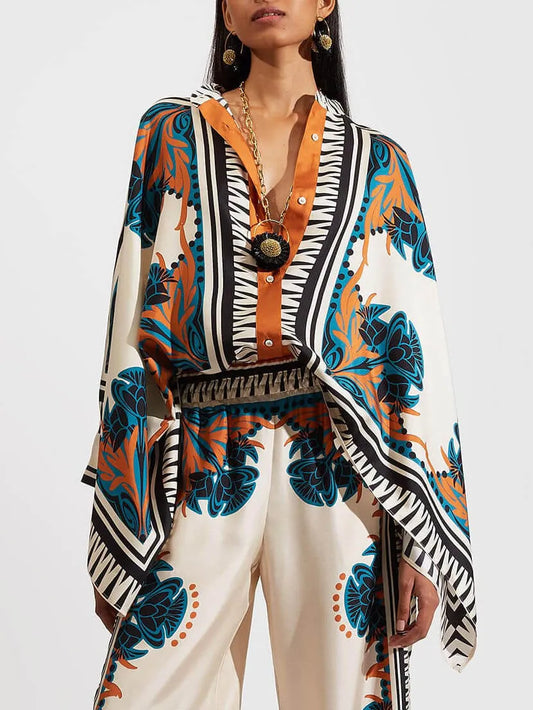 Overhemd met fijne satijnen bloemenprint en vleermuismouwen